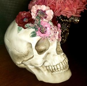 Shabby Chic skull decor